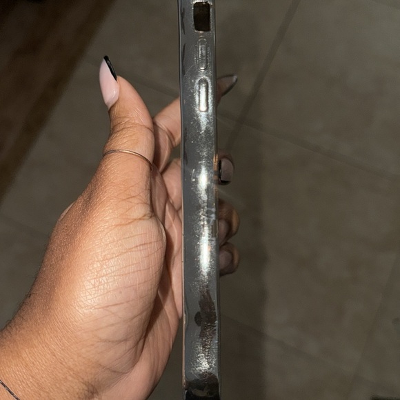 Silver wavy phone case - Picture 4 of 4